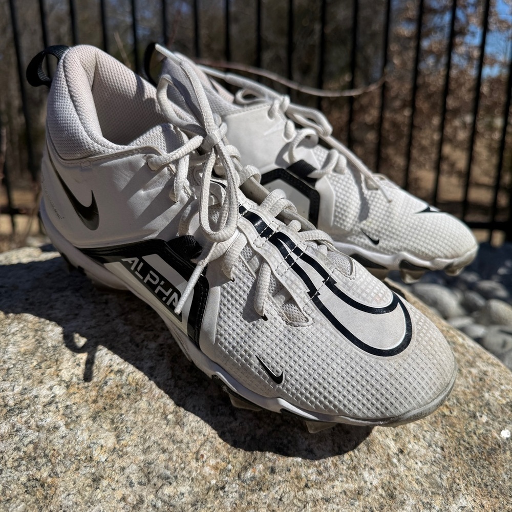 Nike Alpha Menace 3 Shark Men's Football Cleats White/Black Low Top Size 7.5